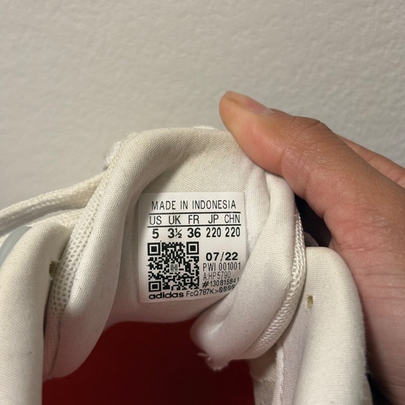 Adidas Ultrabounce Running Shoes - Picture 5 of 5